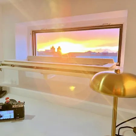 Downtown Premiu In Center Of 3br With Ac *