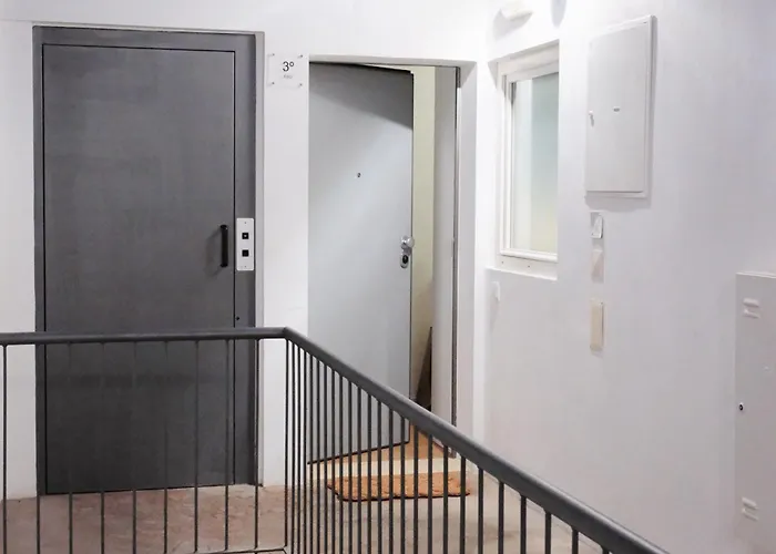 Apartment Downtown Premiu In Center Of 3br With Ac *