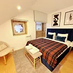 Downtown Premiu In Center Of 3br With Ac *