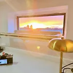 Downtown Premiu In Center Of 3br With Ac *